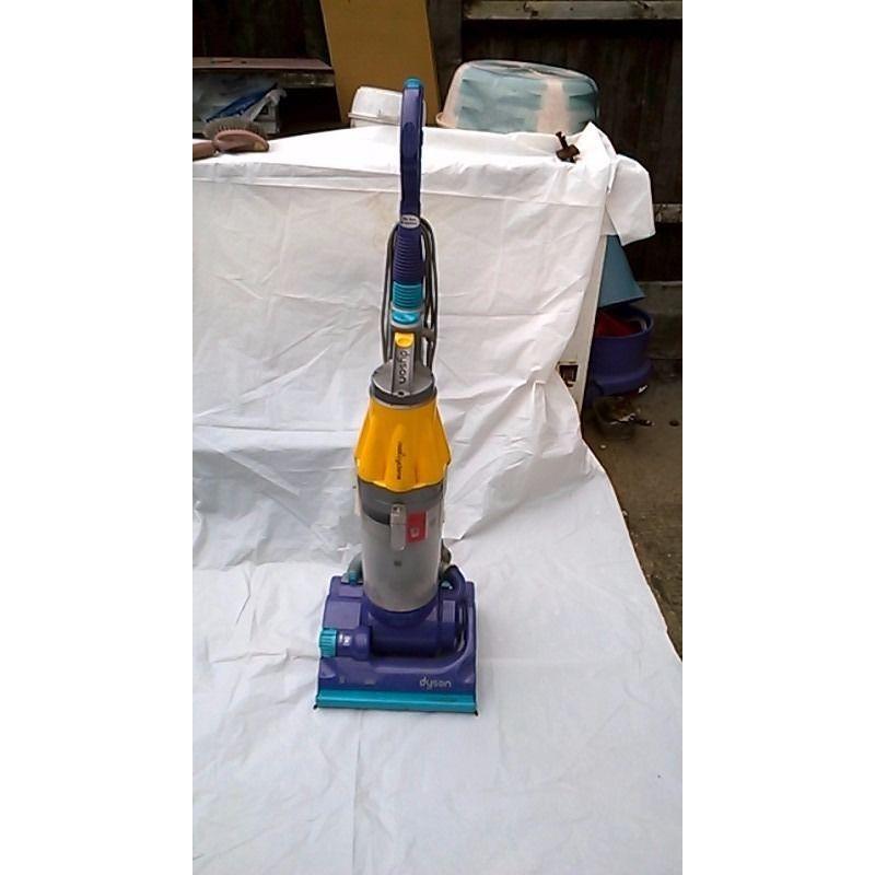 Dyson DC07 230V 1400W