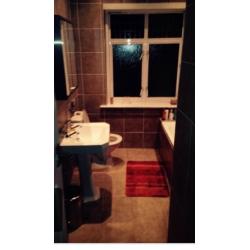 Beautiful spacious double bedroom available in tooting/Mitcham all inclusive of bills. Must see