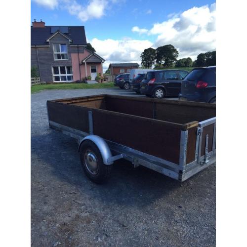Trailer 10foot by 4.5 " aluminium galvanise steel marine ply solid construction braked