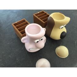 Wallis and gromit collectable egg cup set