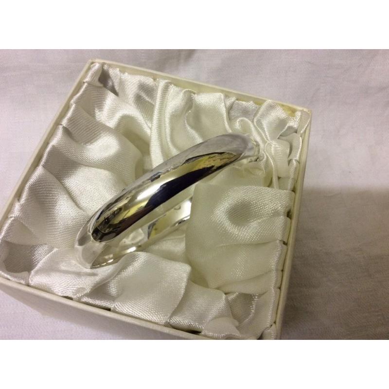 Silver-plated bangle - "oceans of love"