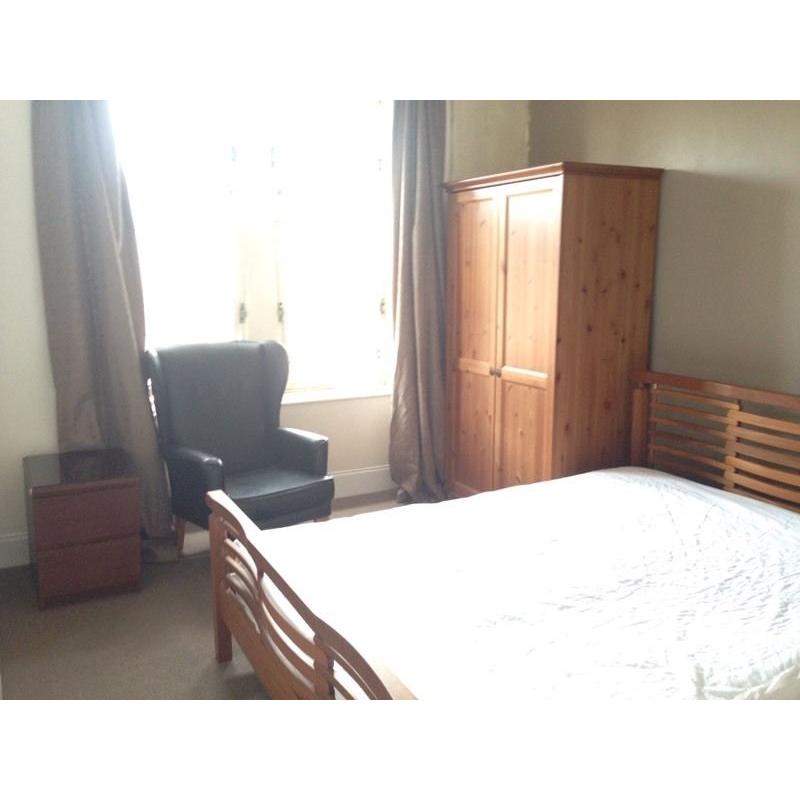 FRIENDLY FLATMATE NEAR BYRES ROAD INCLUDES CT