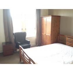 FRIENDLY FLATMATE NEAR BYRES ROAD INCLUDES CT