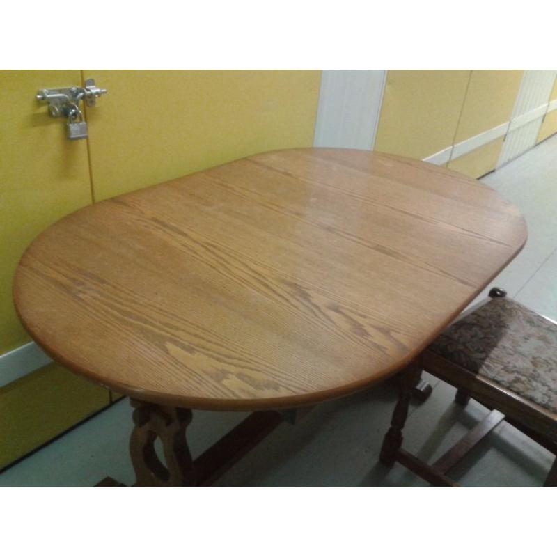 Extendable dining table,solid oak,carved,145?180cm,very stable & heavy