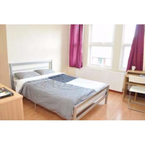 Twin Beds in 3 Rooms in Spacious House With Patio Near Leytonstone Tube Station