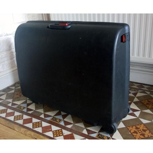 CARLTON Har Shell Suitcase (used)