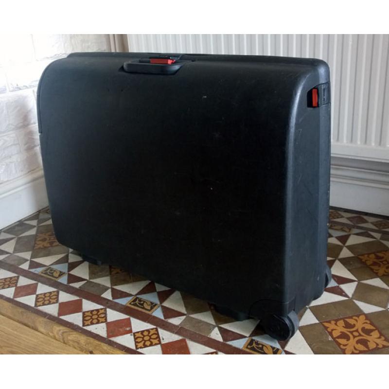 CARLTON Har Shell Suitcase (used)