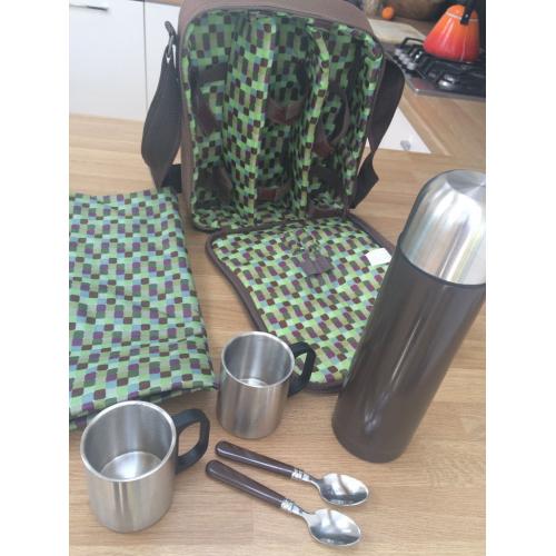 Handy Flask & mugs satchel
