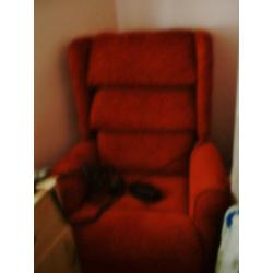 RISE AND RECLINER CHAIR WITH HEAT AND MASSAGE