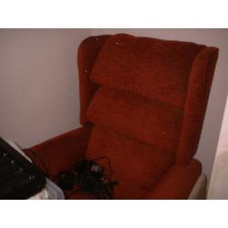 RISE AND RECLINER CHAIR WITH HEAT AND MASSAGE