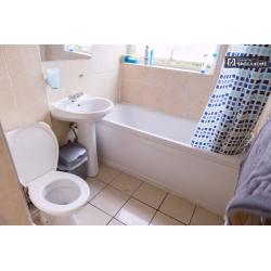 Spacious double room to rent in Putney upper richmond