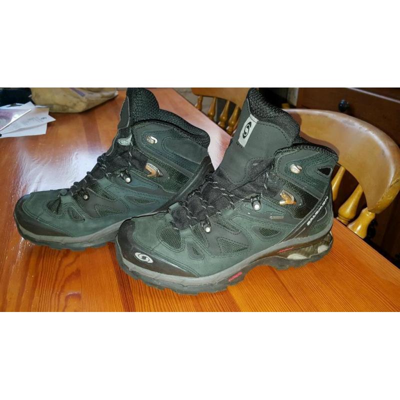Salomon GORE-TEX walking boots Size 8
