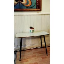 Retro Vintage Atomic Style Formica occasional /hall / breakfast side table on Dansette Legs.