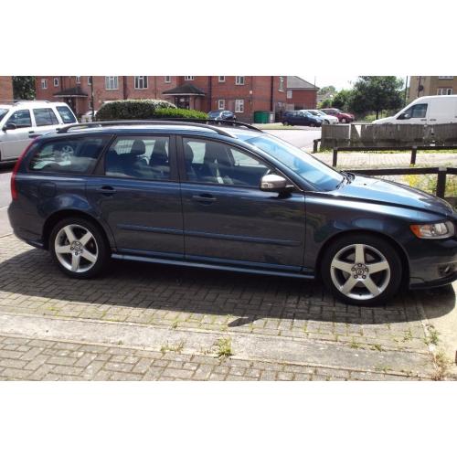 2008 volvo v50 r-design 2l 2previous owners f.s.h. excellent condition