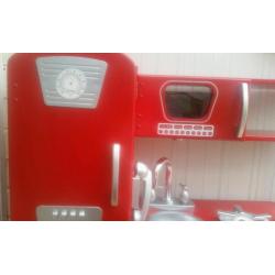 Kidkraft red vintage kitchen - excellent condition