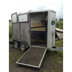 Hunter 505 Horse Trailer For Sale