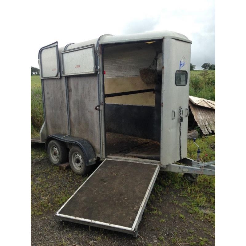 Hunter 505 Horse Trailer For Sale