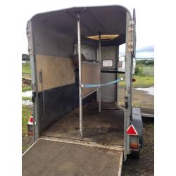 Hunter 505 Horse Trailer For Sale