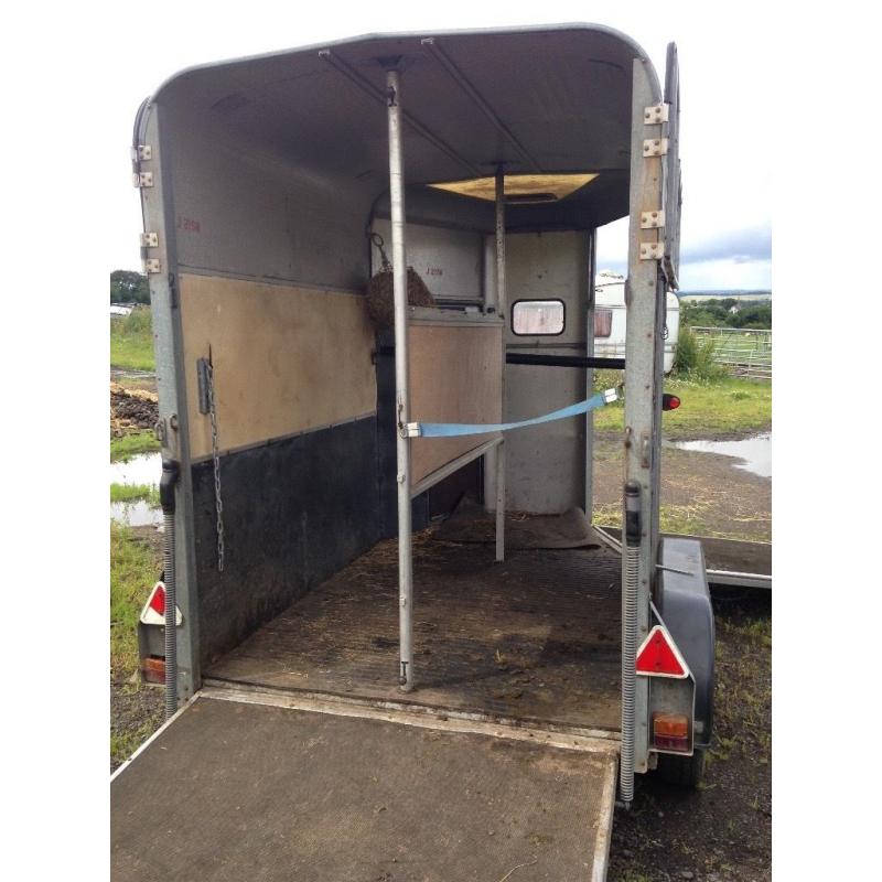 Hunter 505 Horse Trailer For Sale