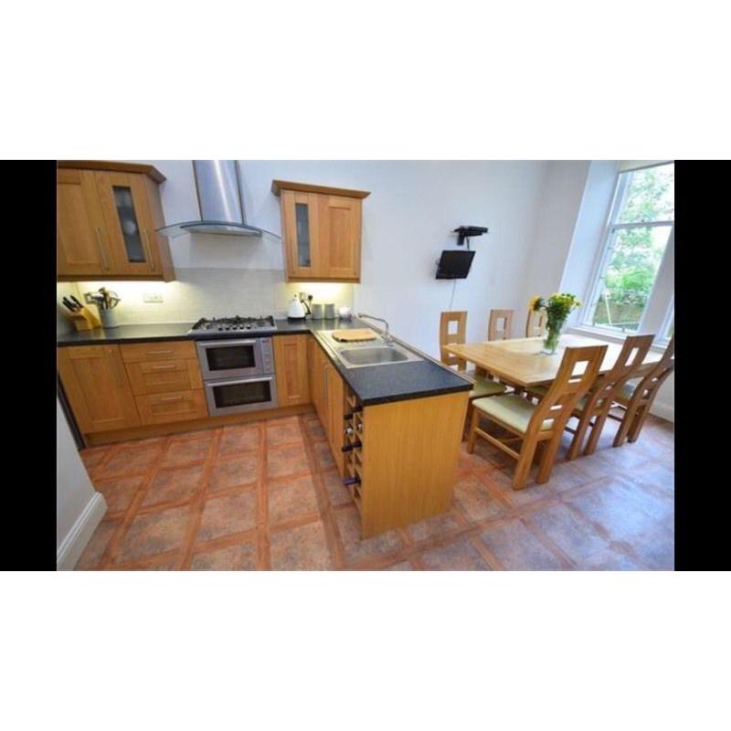 Stunning oak kitchen for sale