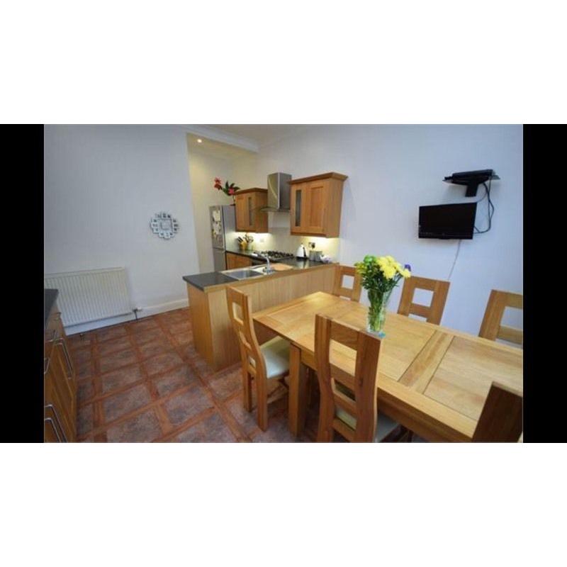 Stunning oak kitchen for sale