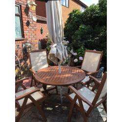 Garden set with parasol