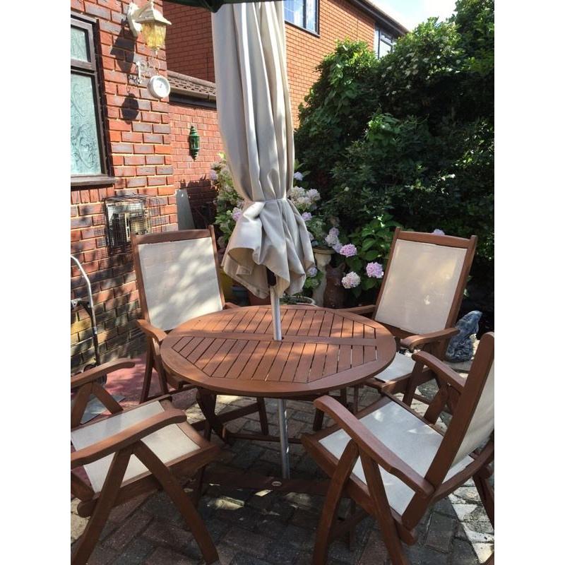 Garden set with parasol