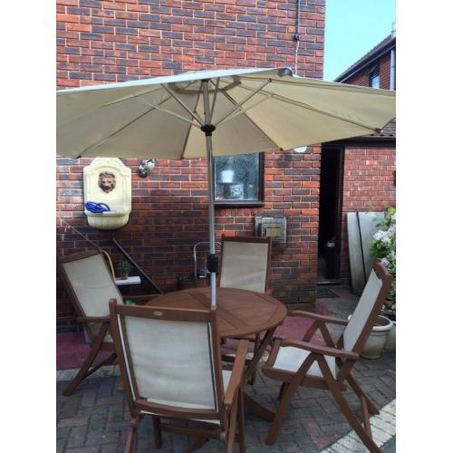 Garden set with parasol