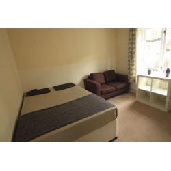 FANTASTIC DOUBLE ROOM IN GREAT HOUSE IN ARCHWAY! SPECIAL SUMMER OFFER! ALL BILLS INCLUDED (28j)