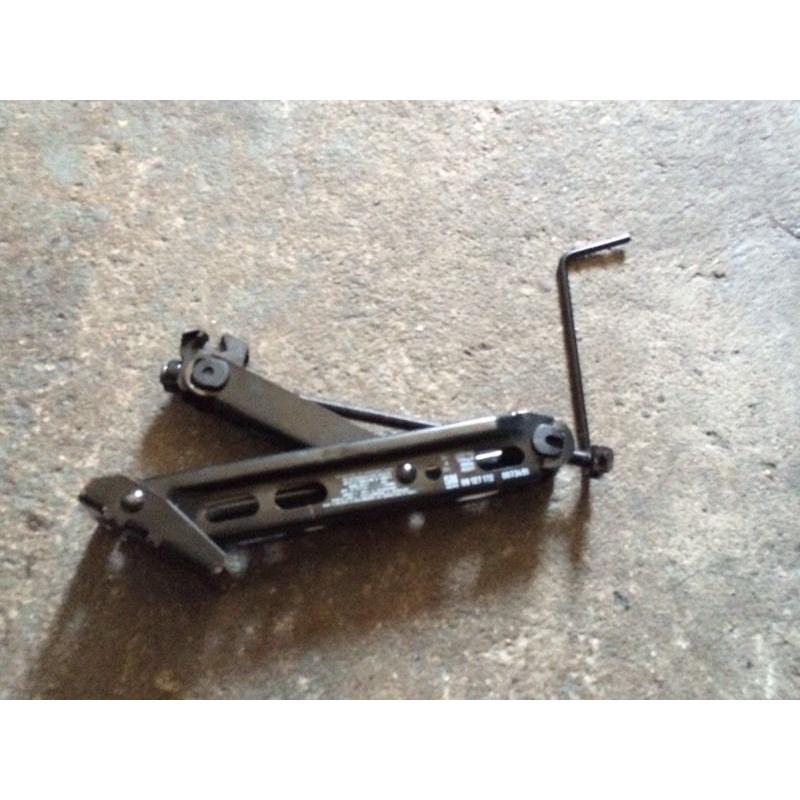 Vauxhall car jack