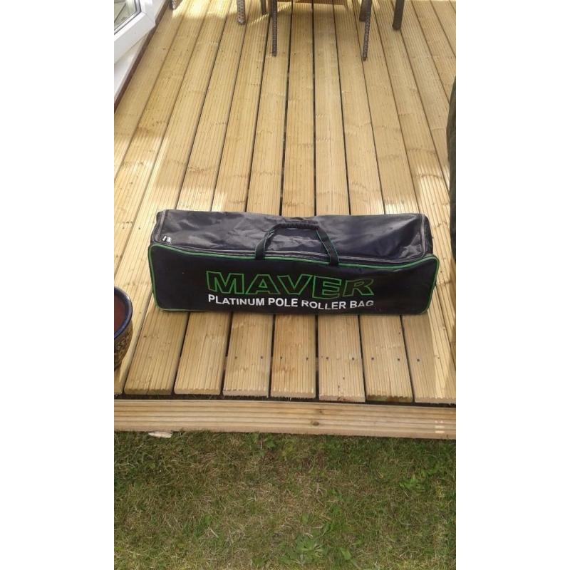 Maver platinum pole roller bag