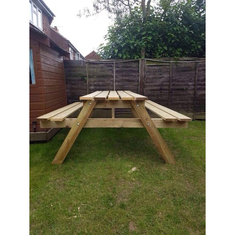 Picnic bench/pub table