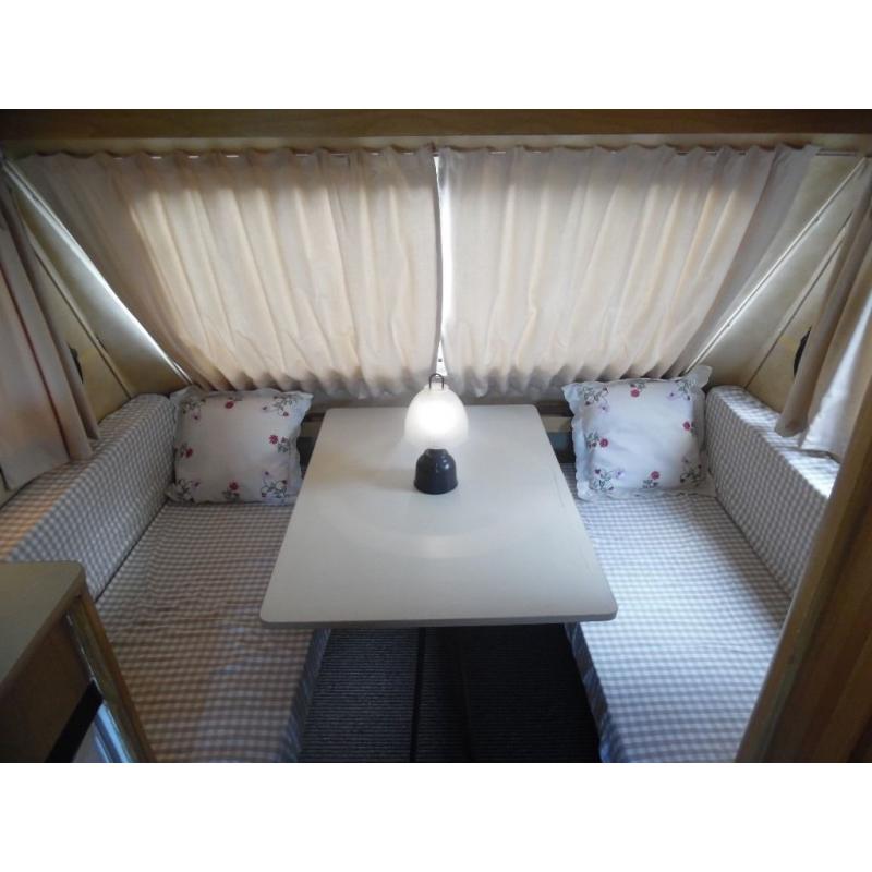 VERY LIGHT-WEIGHT SPRITE ALPINE CI,4 BERTH WITH FULL AWNING. ** ONLY 750 KGS**