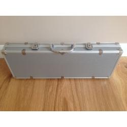 500 Piece, 11.5g Poker Chip Set in Aluminium Case (mint condition)