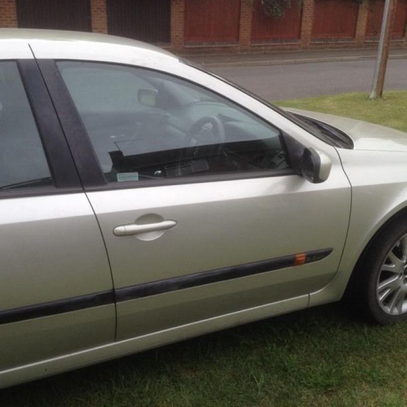 Breaking for spares 03 Renault Laguna 2.2dci 71,000 all spares available