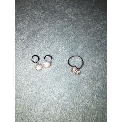 SWAROVSKI ELEMENTS ring & earrings