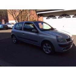 2004 Renault Clio - Ideal First Car, Cheap and Cheerful!