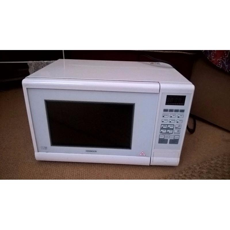 Kenwood 28 litre white combination microwave for spare/repairs