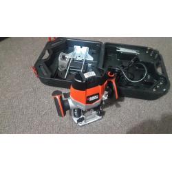 BLACK & DECKER ROUTER KW900E 1200 W