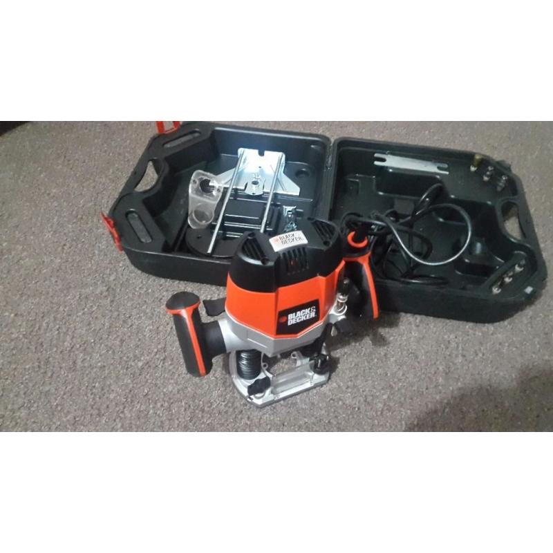 BLACK & DECKER ROUTER KW900E 1200 W