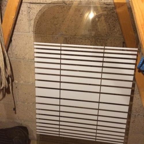 Bath shower screen