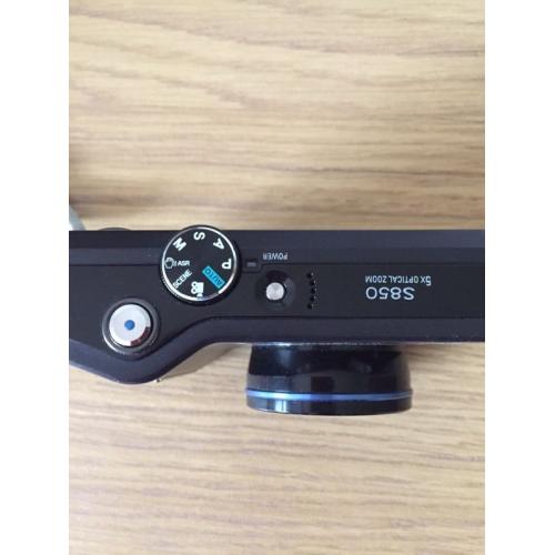 Digital camera