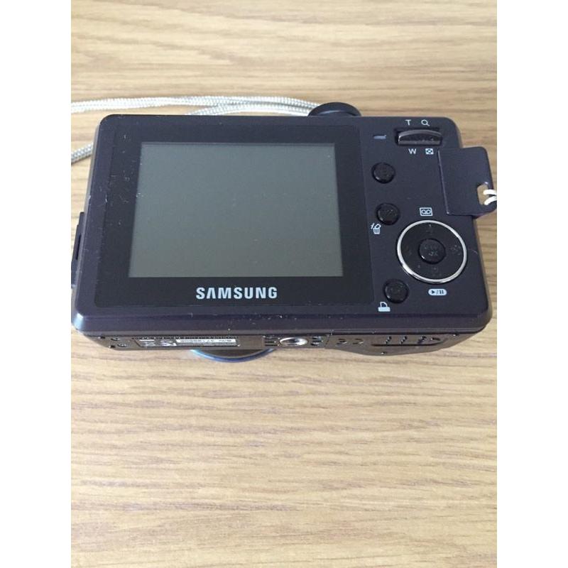 Digital camera