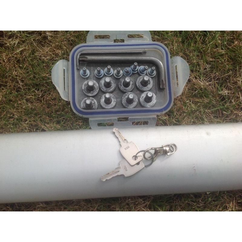 Genuine Renault Roof Bars For Renault Clio 2003 Onwards Bought Direct From Renault Dealership
