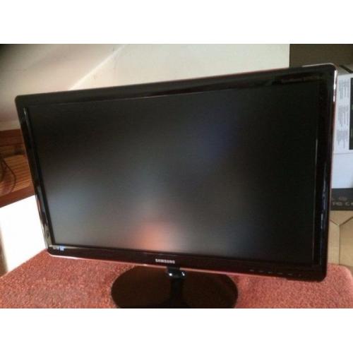 two 27" LED samsung monitors