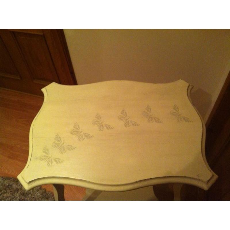 Butterflies Table in Shabby Cream