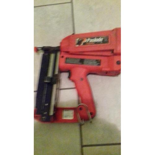 2 paslode IM 250 finish nial guns
