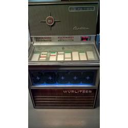 Rare Wurlitzer original jukebox, unrestored, complete.