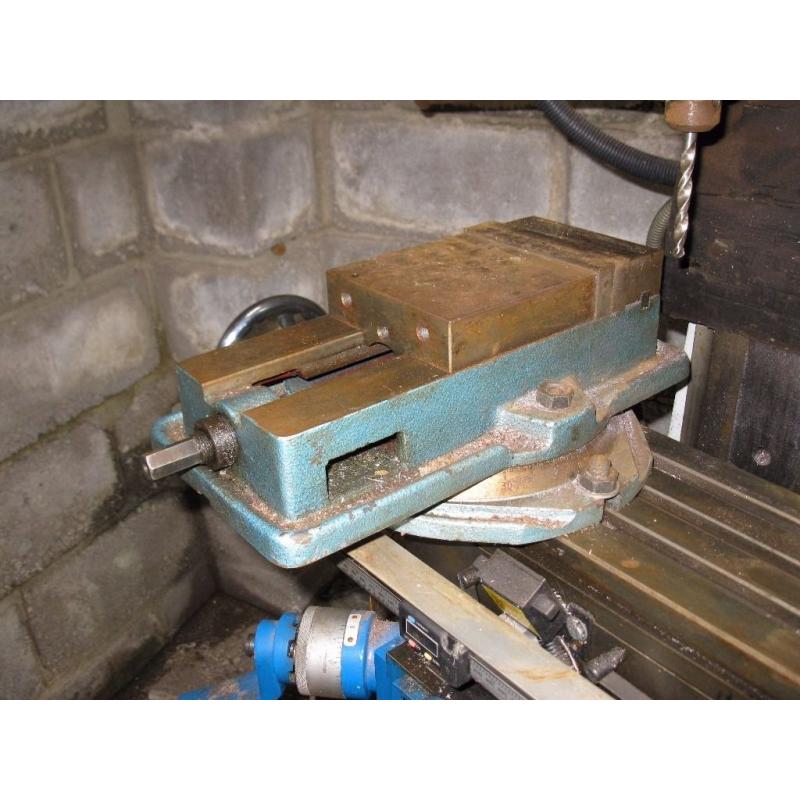 Chester 626 Turret Mill (Vertical Milling Machine) DEPOSIT TAKEN