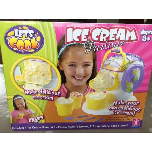 Ice cream parlour (ice cream maker)